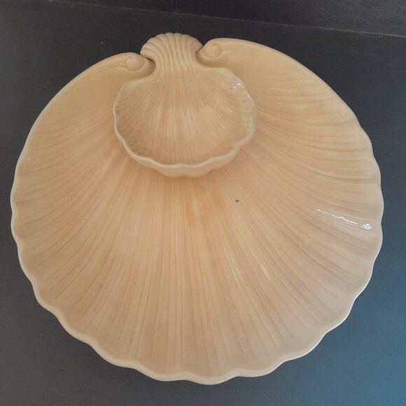 Clam Shell Chip and Dip Bowl - Picture 1 of 4